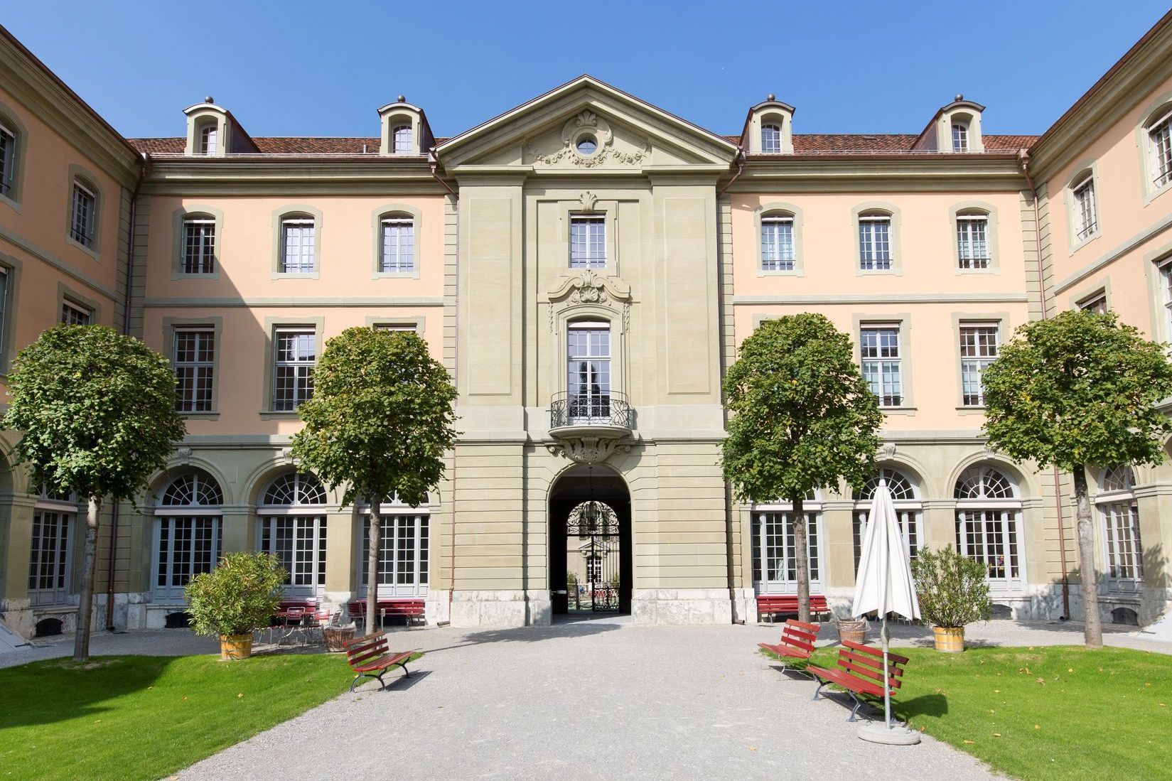 Das Burgerspital aus der Sicht des Innenhofs